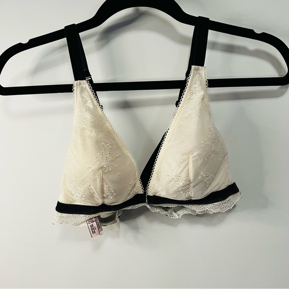 Victoria’s Secret Ivory Lace Bralette with Black Trim Size L – NWOT - Picture 1 of 5